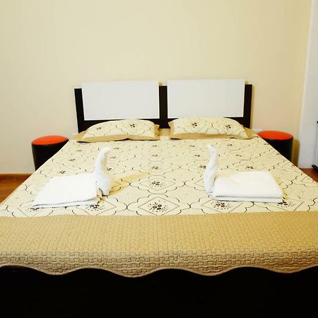 באקו Comfy Hostel מראה חיצוני תמונה